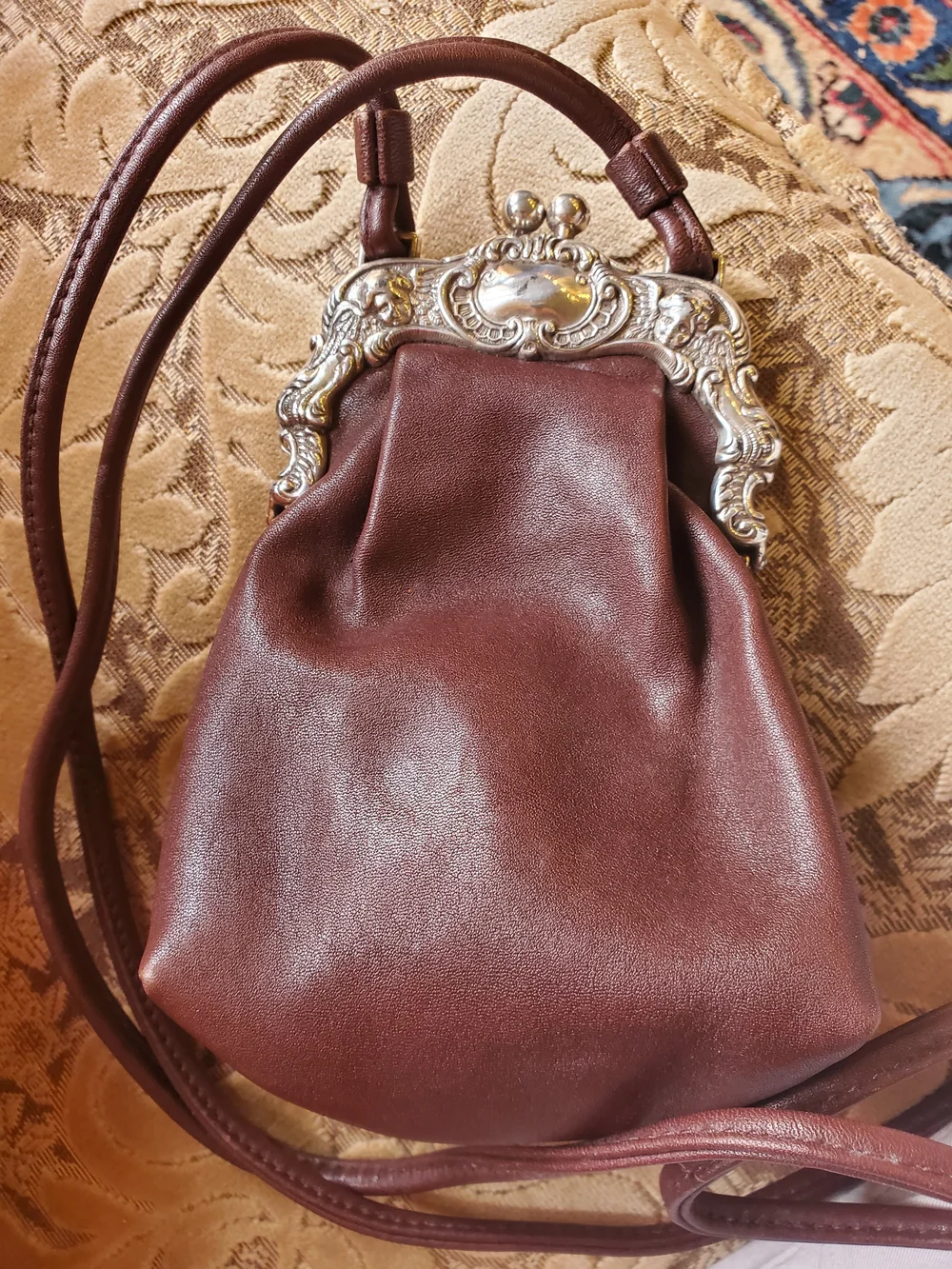 Brown Leather Crossbody Bag with Ornate Silver Frame - Picture 4 of 4